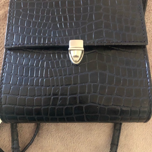 Black Italian Small  Croc-Embossed Crossbody Bag - Picture 4 of 9